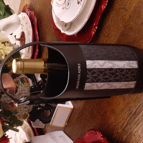 MICHAEL KORS BLACK MULTI WINE BOTTLE HOLDER NEW - Picture 12 of 13